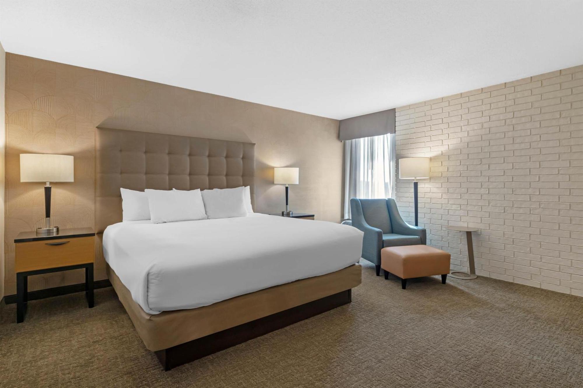 Deluxe King Room,1765342385:JPEG